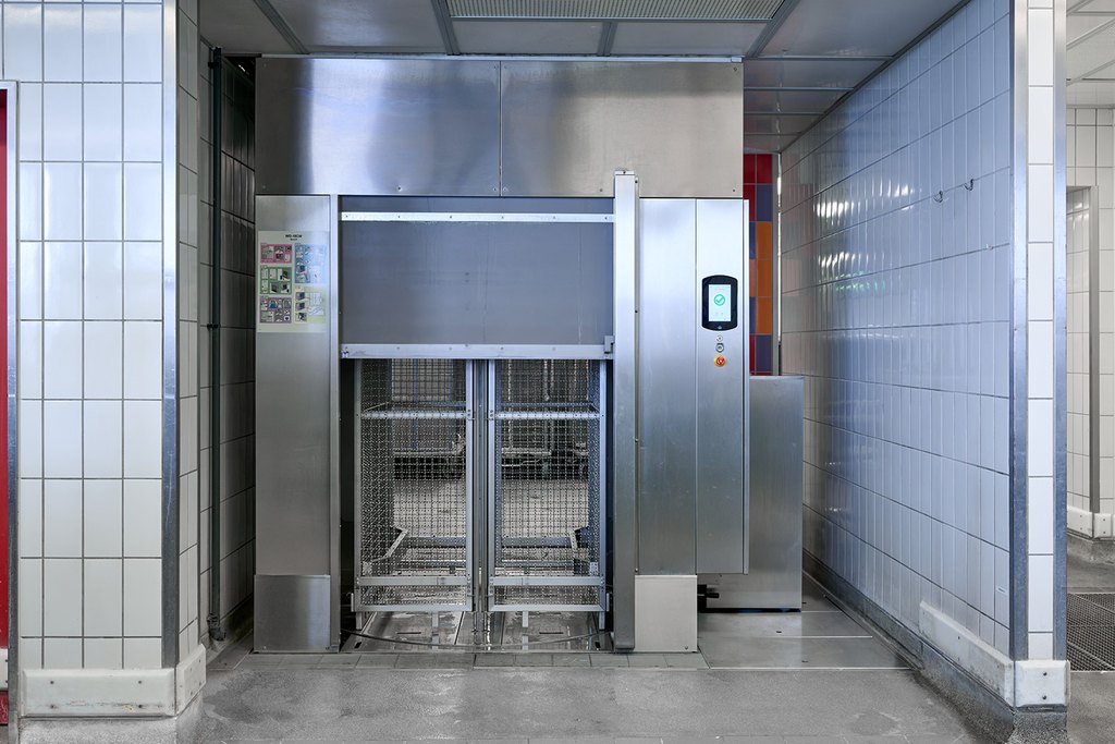 RHIMA WD-18CW Wagenwaschanlage im Klinikum Fürth